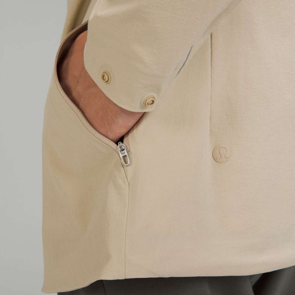 Lululemon Size Large Stretch Cargo Jacket Color Trench Khaki Sand Lightweight - Picture 4 of 16